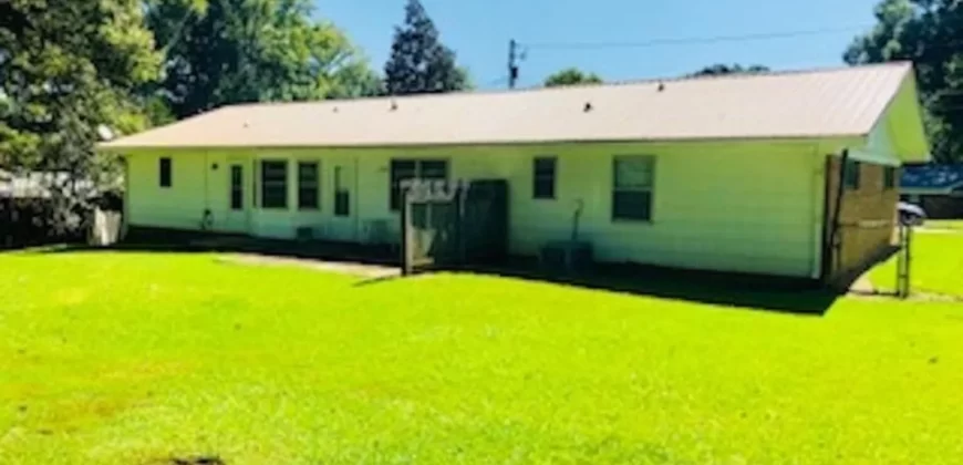 1936 Longwood Drive Jackson, MS 39212